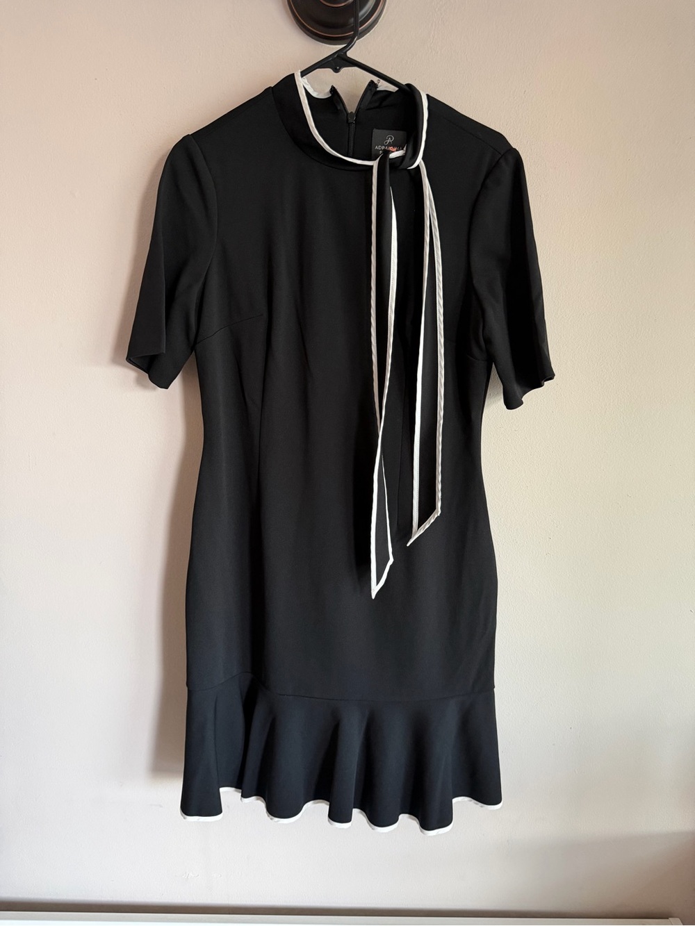 Adrianna Papell Black White Tie Neck Flounce Hem Sheath Dress Size 10